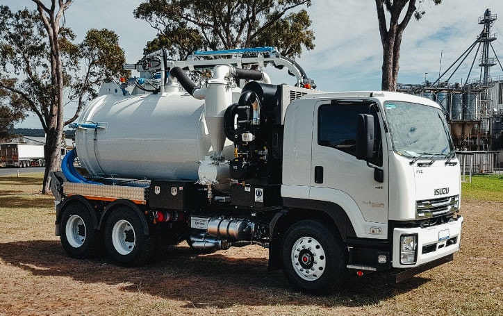 6x4-Hydro-Excavator---7000-litre-spoil-tank,-2000-litre-water-thank-20190423_110649-(1)-2 6x4-Hydro-Excavator---7000-litre-spoil-tank,-2000-litre-water-thank-20190423_110649-(1)-2