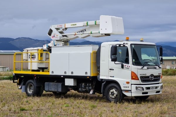 Terex Hi-Ranger LT-40 on Hino 500 1024FD 4x2