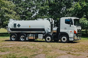 Allvac® AV12000 on UD Quon 420 8x4