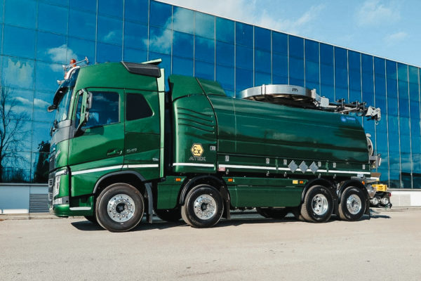 Kaiser Moro 10,000L Combi on Scania 8x4