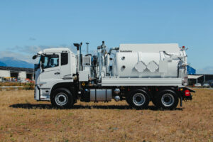 Allvac® 3.1A Flammable on UD Quon 390 6x4