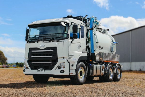 Allvac® AV7000H Hydro Excavator on UD Quon