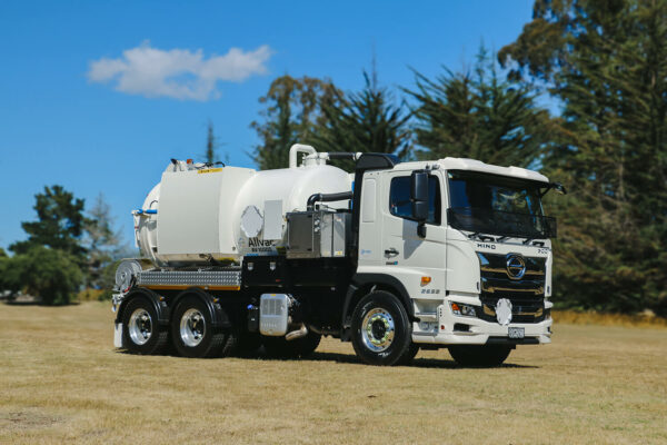 Allvac® AV10000 Full Door Vacuum Tanker on Hino 6x4