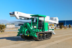 Versalift VST52 on Morooka MST600VD