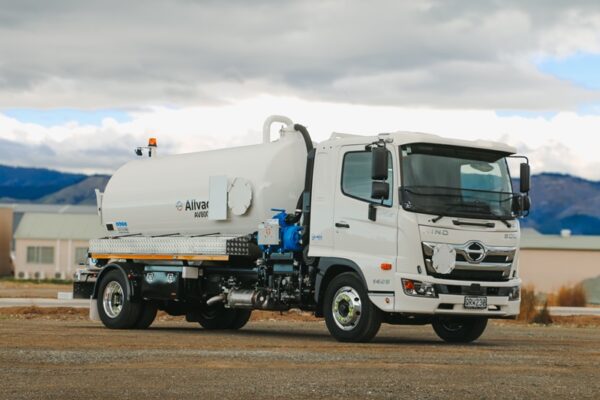 Allvac® AV8000 Aluminium Vacuum Tanker on Hino 4×2