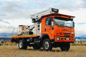 Versalift VST5000 on Isuzu FTS800 Truck