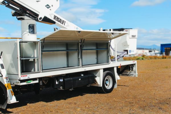 Versalift VST40 on Isuzu FRR500 4x2 Truck - Image 4