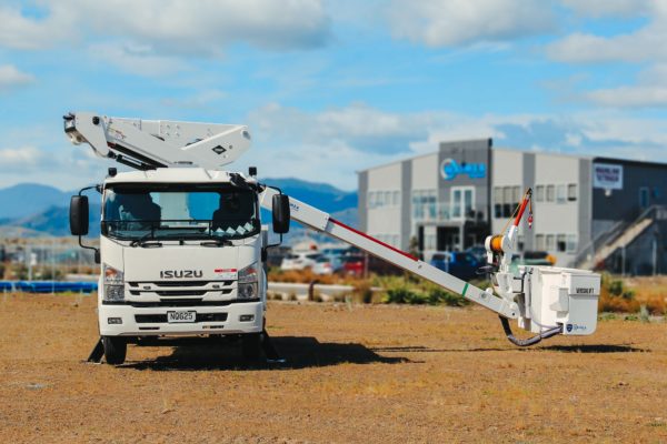 Versalift VST40 on Isuzu FRR500 4x2 Truck - Image 5