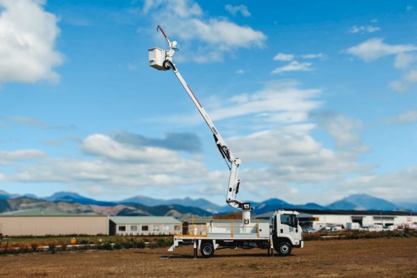 Versalift VST40 on Isuzu FRR500 4x2 Truck - Image 6