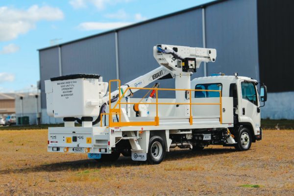 Versalift VST40 on Isuzu FRR500 4x2 Truck - Image 3