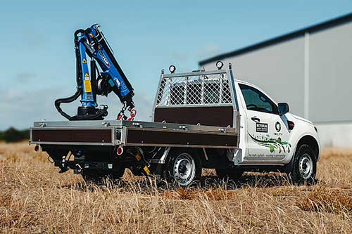 Isuzu NPR425L AMT 4x2 with Quicklift QL350-4