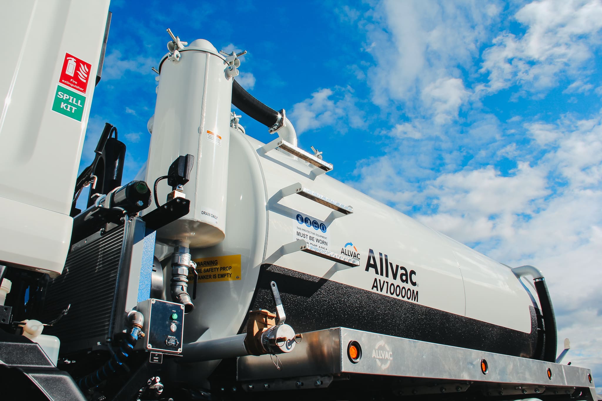 Allvac® AV10000 Vacuum Tanker on Isuzu FVZ1400 6x4 6x4-Hydro-Excavator---7000-litre-spoil-tank,-2000-litre-water-thank-20190423_110649-(1)-2