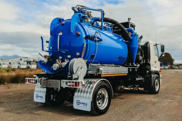 Allvac® AV4000H Hydro Excavator on Hino 1628 - Image 4