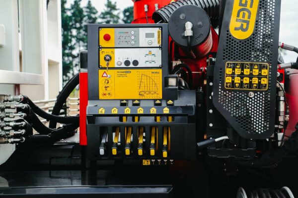 Palfinger PK26 on Hino 500 Lines Crane Truck - Image 7