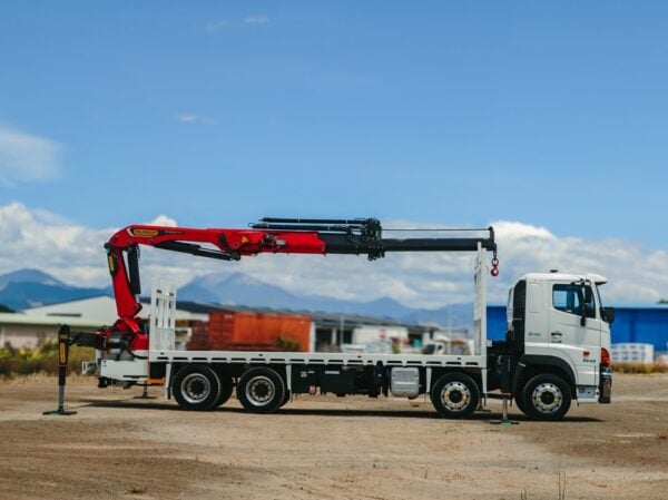 Palfinger PK35.001 on Hino 700 8x4 Crane Truck - Image 7