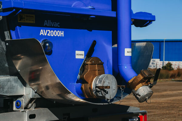 Allvac® AV2000H Full Door Hydro Excavator on Isuzu NQR500 - Image 3