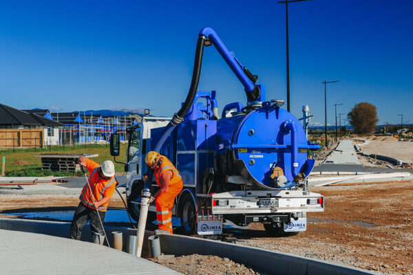 Allvac® AV2000H Full Door Hydro Excavator on Isuzu NQR500 - Image 6