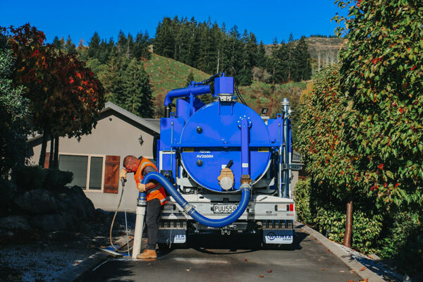 Allvac® AV2000H Full Door Hydro Excavator on Isuzu NQR500 - Image 7