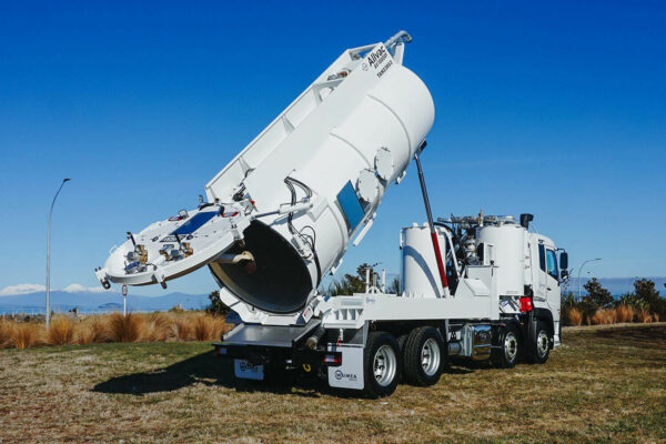 Allvac® AV10000F Class 3A Flammable Vacuum Tanker on UD Quon GW32-460 8×4 - Image 6