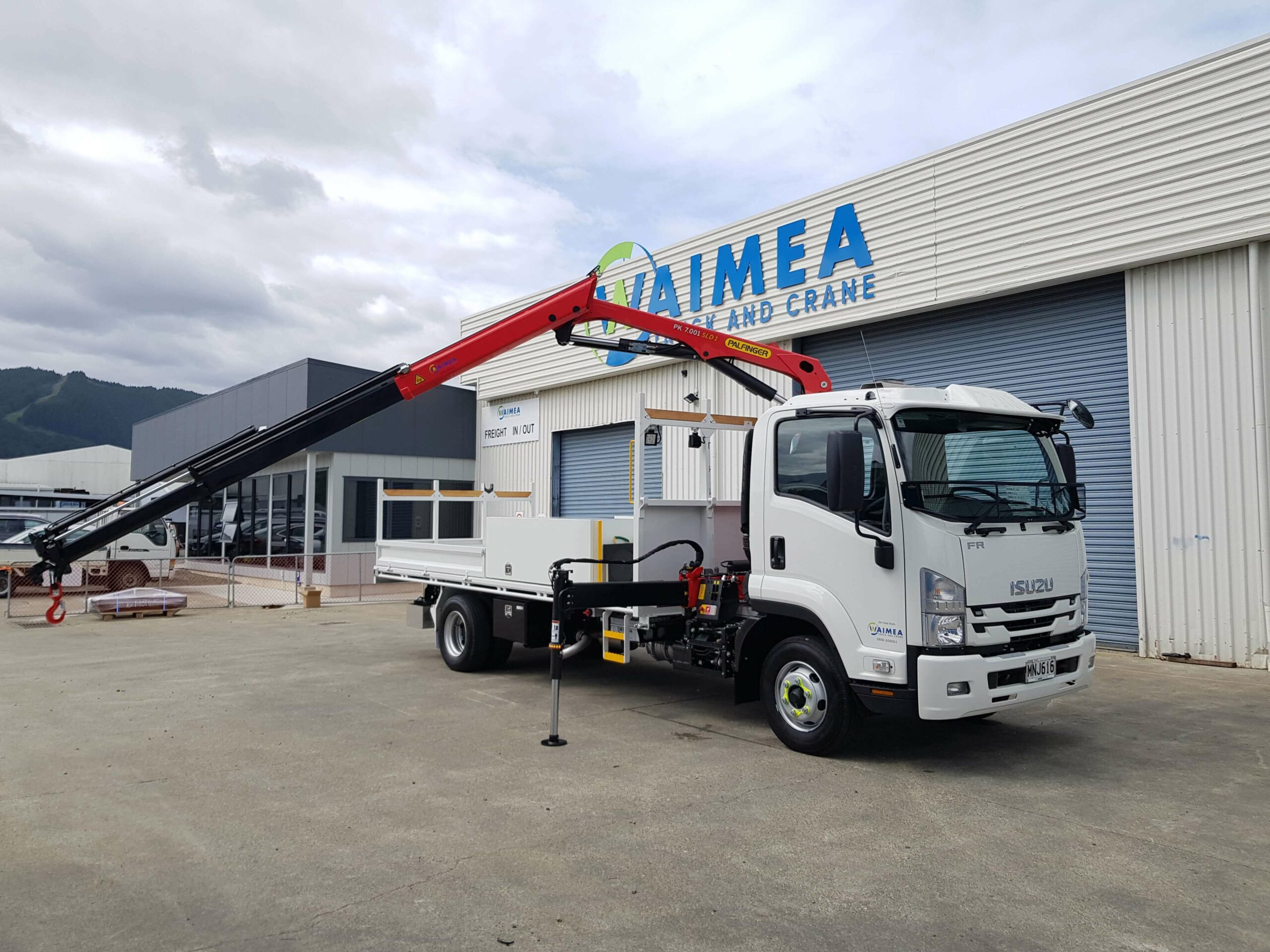 Palfinger PK7500 SLD 2019 Isuzu FRR500L 4x2 Manual Truck - Image 4