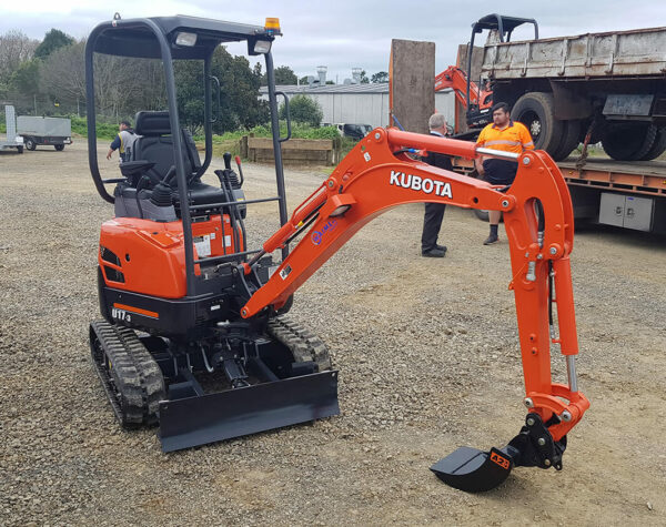 Kubota U17-3 2020 with single axle trailer