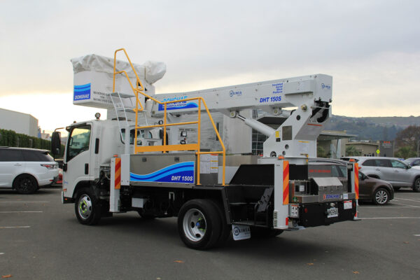 Linelift® DHT150S on 2021 NQR500 4x2 Truck - Image 8
