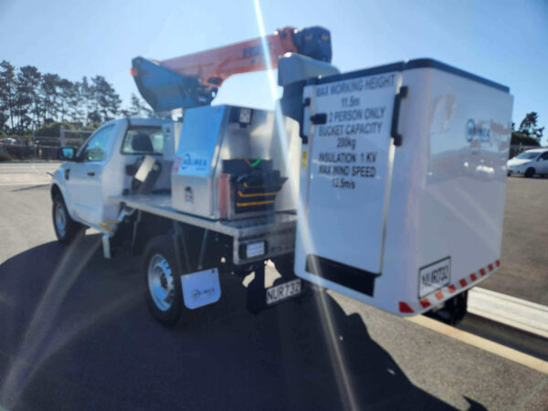 Versalift VTL31 LV EWP on Ford Ranger 4x4 Ute - Image 4