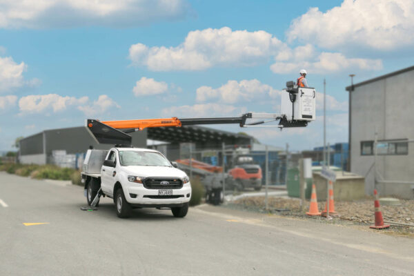 Versalift VTL35FZ LV boom on Ford Ranger 4x4 Ute - Image 7
