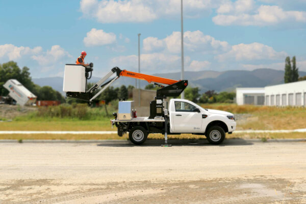 Versalift VTL35FZ LV boom on Ford Ranger 4x4 Ute - Image 8