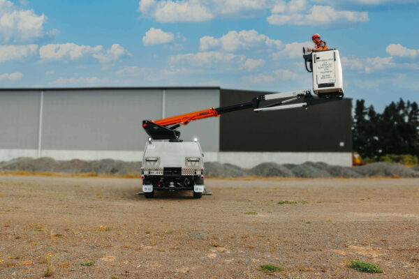 Versalift VTL35FZ LV boom on Ford Ranger 4x4 Ute - Image 2