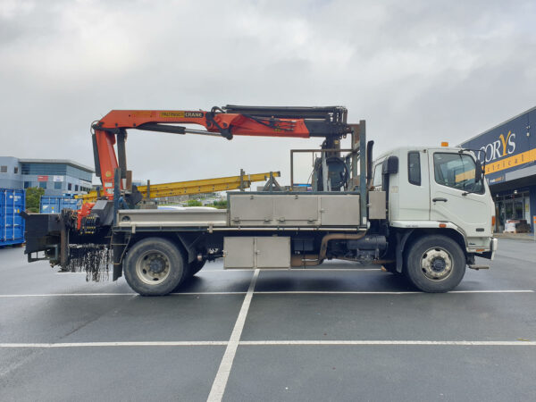 Palfinger PK15002 on 2007 Mitsubishi Fuso 4x2 Truck - Image 6