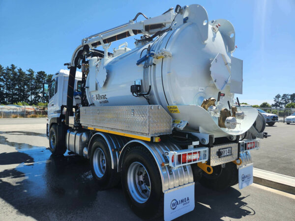 Allvac AV7000 HYDRO EXC QUON 6X4 - Image 4