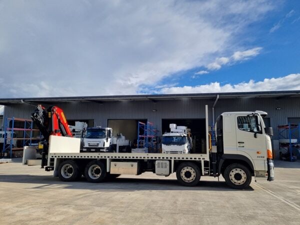 Palfinger PK33002-EH on Hino 8x4 FY13ULG-WAN 3248 Air 480 - Image 2
