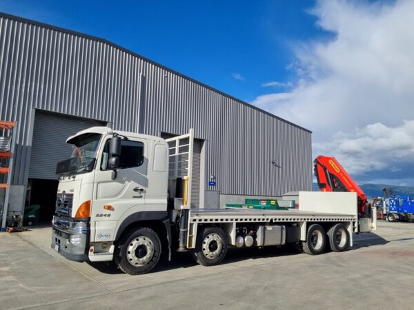 Palfinger PK33002-EH on Hino 8x4 FY13ULG-WAN 3248 Air 480 - Image 3