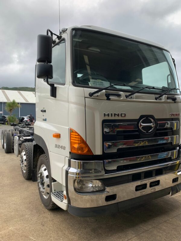 Palfinger PK33002-EH on Hino 8x4 FY13ULG-WAN 3248 Air 480 - Image 7