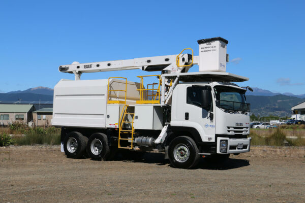 Versalift VO255REV3 6x4 on 2018 Isuzu FVZ1400