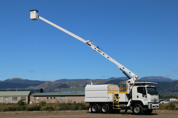Versalift VO255REV3 6x4 on 2018 Isuzu FVZ1400 - Image 3