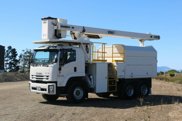 Versalift VO255REV3 6x4 on 2018 Isuzu FVZ1400 - Image 5