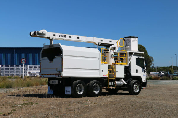 Versalift VO255REV3 6x4 on 2018 Isuzu FVZ1400 - Image 6