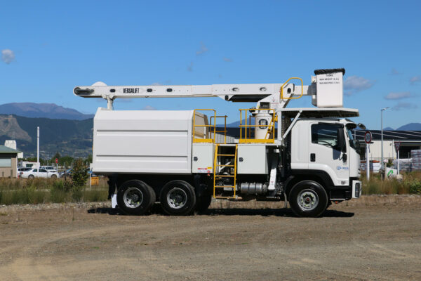 Versalift VO255REV3 6x4 on 2018 Isuzu FVZ1400 - Image 7