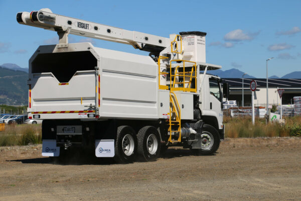 Versalift VO255REV3 6x4 on 2018 Isuzu FVZ1400 - Image 8