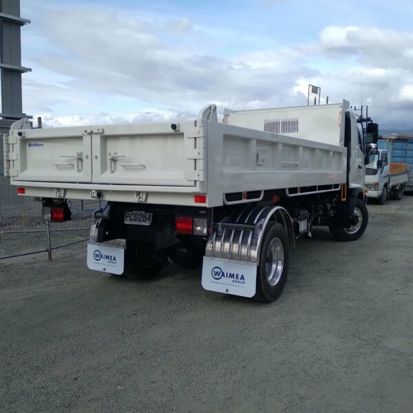 Tipping Deck on 2022 Hino Factory Tipper FE1426 - Image 3