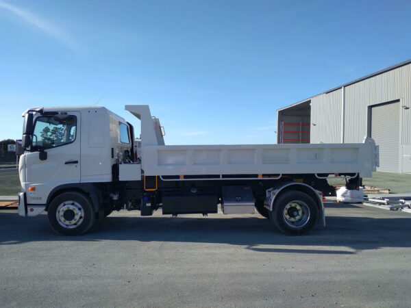Tipper Deck on 2022 Hino Factory Tipper FE1426
