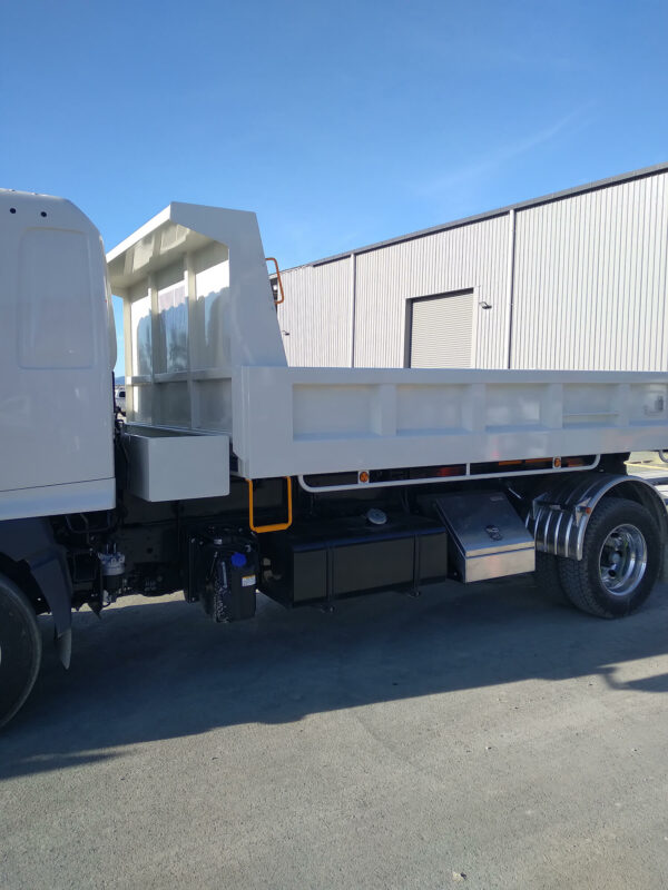 Tipper Deck on 2022 Hino Factory Tipper FE1426 - Image 4