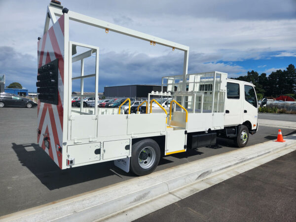 L1 Traffic Management, (double cab) Hino 921 4x2 - Image 6