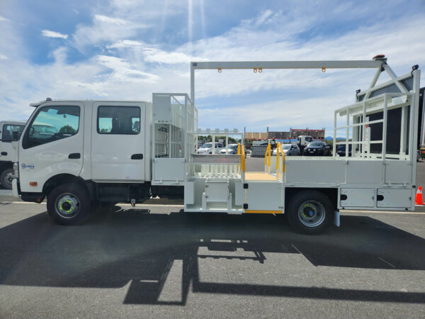 L1 Traffic Management, (double cab) Hino 921 4x2 - Image 3