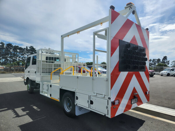 L1 Traffic Management, (double cab) Hino 921 4x2 - Image 4