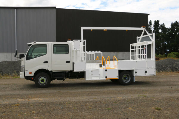 L1 Traffic Management, (double cab) Hino 921 4x2