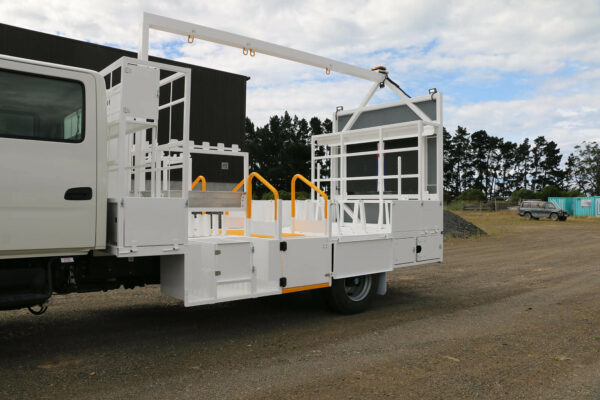 L1 Traffic Management, (double cab) Hino 921 4x2 - Image 4