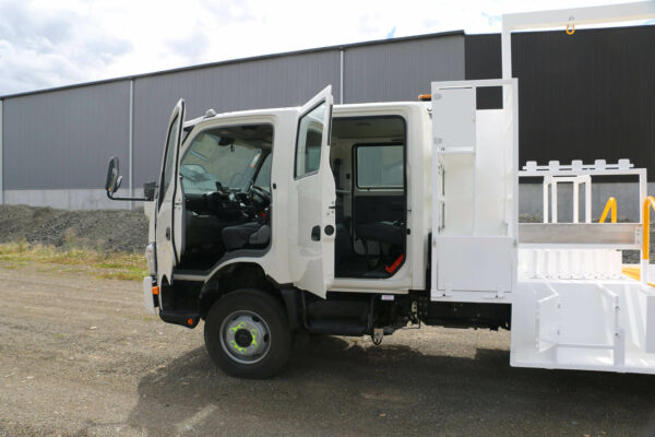 L1 Traffic Management, (double cab) Hino 921 4x2 - Image 6